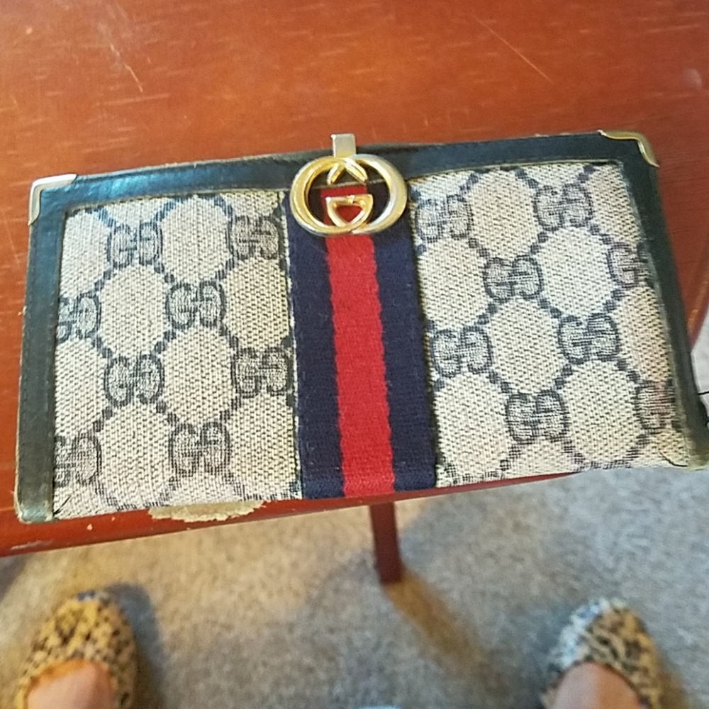 Gucci checkbook